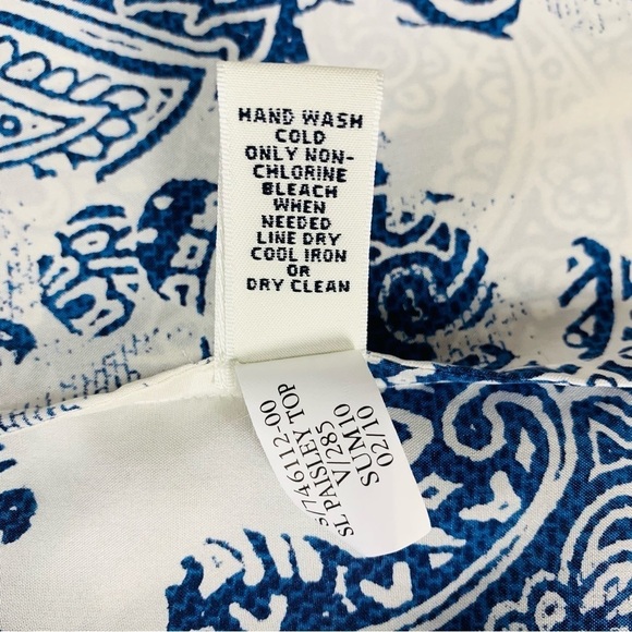 Banana Republic Halter Top Sz.S 100%Silk White Blue Floral Paisley Summer - Picture 9 of 10